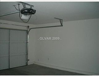 2nd image of 1880 Hollywell St