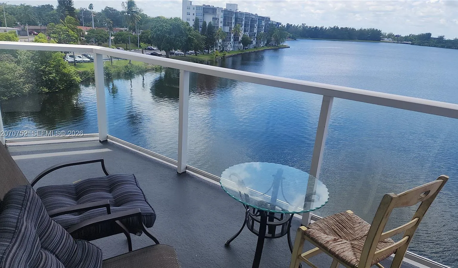 Buckley Towers Condo - Ea — Photo 4