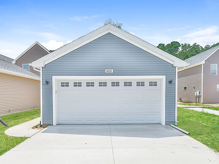 1835 Kingfisher Cir — Photo 22