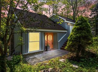 33 Robert Dr, Mc Kees Rocks, PA 15136