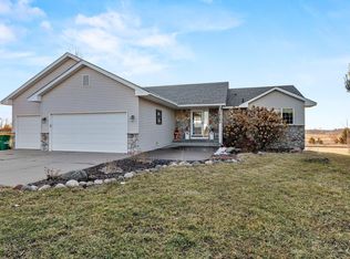 29090 Snow Goose Trl, Shafer, MN 55074