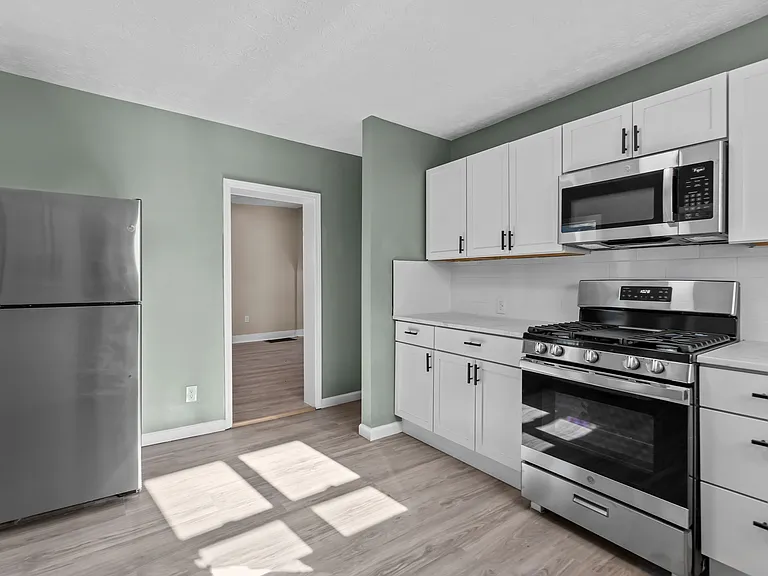 1229 N Courtland Ave — Photo 5
