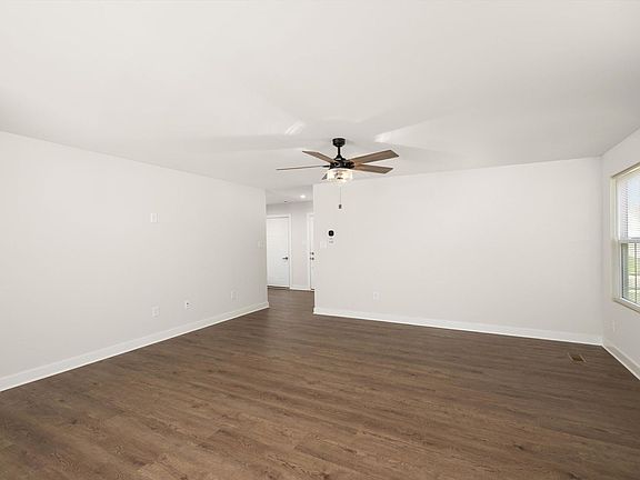 5th image of 22639 Terri Ln