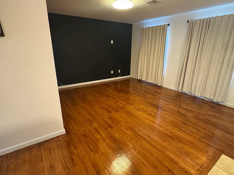 533 Martin Luther King Jr Dr #B — Photo 3