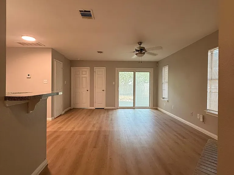 2906 Kestrel Dr #B — Photo 4