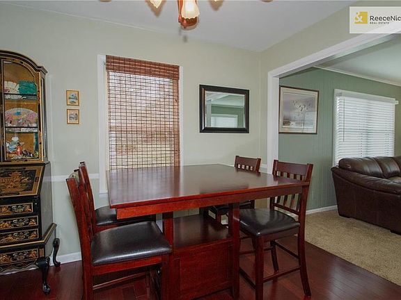 3rd image of 5517 Roeland Dr