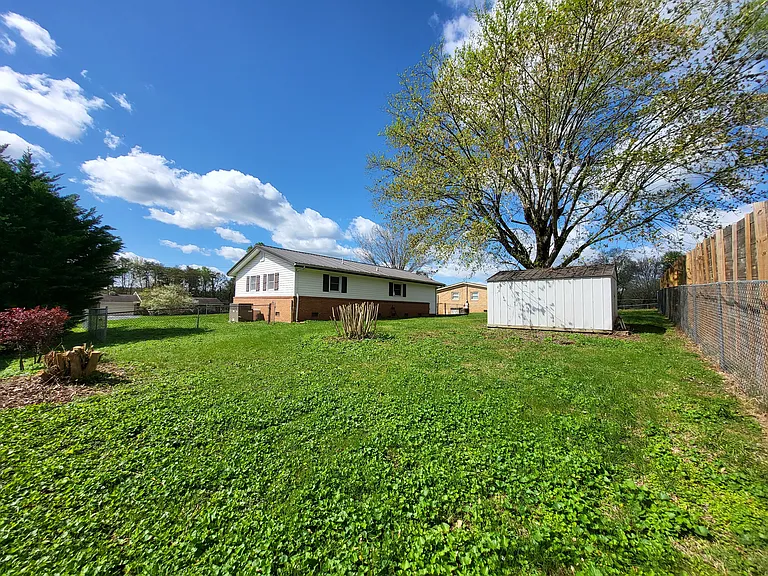 305 Smoky View Rd — Photo 6