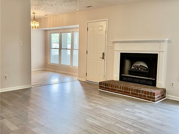 5th image of 5712 Bibar Rd