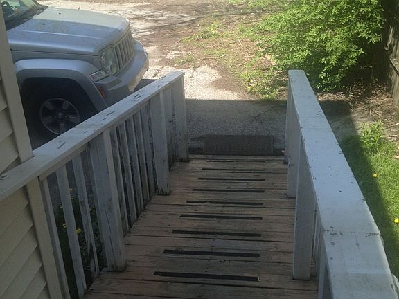 2nd image of 818 N 10th St APT 2