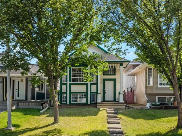 45 N Martinridge Cres NE, Calgary, AB T3J 3M1