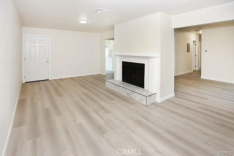 3 bed, 1200 sqft, $3,200 — Photo 3