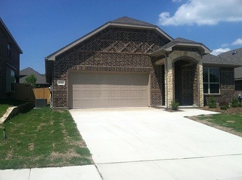 1st image of 1713 Oak Glen Dr