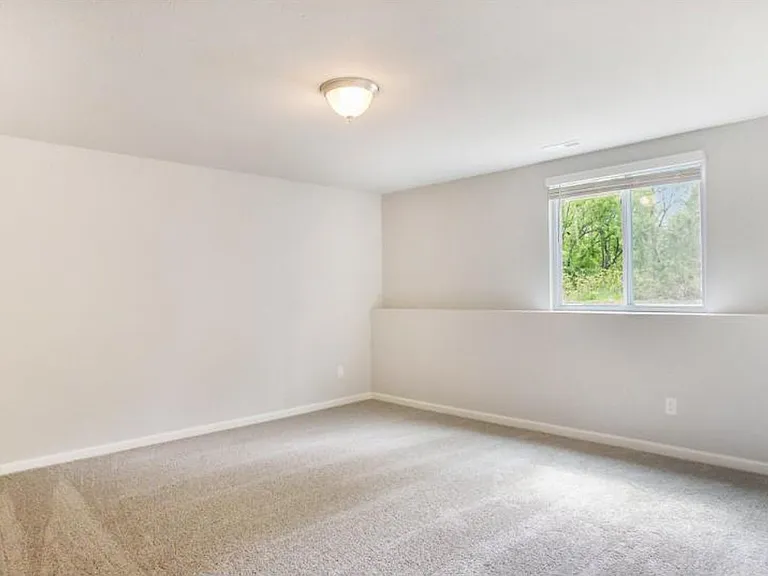 11128 Farmway Dr — Photo 7
