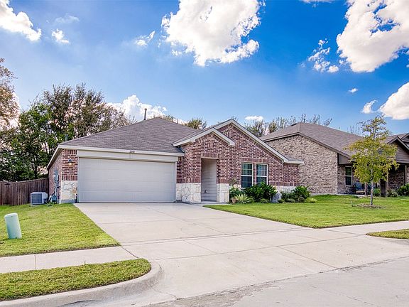 2nd image of 2208 San Jacinto Way
