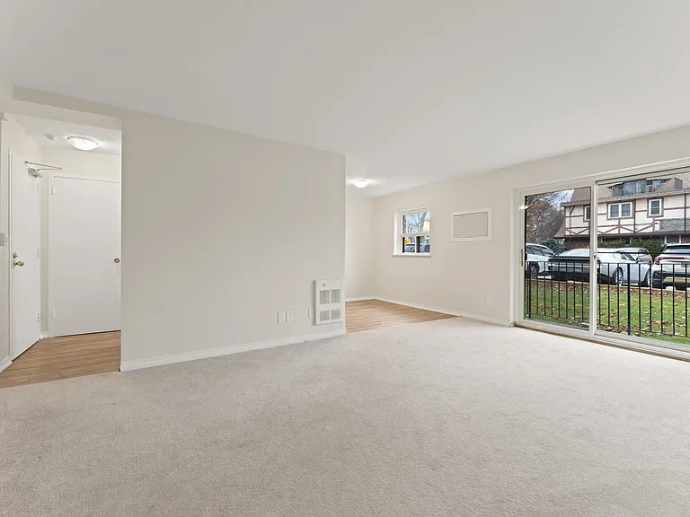 260 Randolph Pl — Photo 6