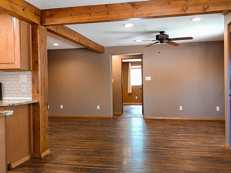 127 Oakley Ln — Photo 21