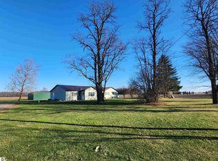 5427 E Walton Rd, Shepherd, MI 48883