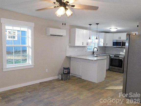 3rd image of 803 Marve St #5