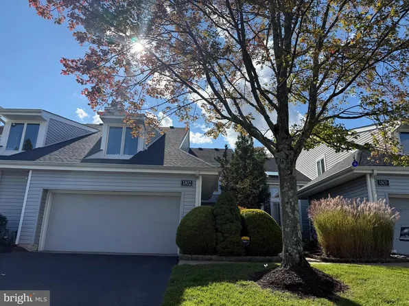 1802 Champlain Dr, Voorhees, NJ 08043