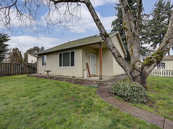 5th image of 2700 NE 110th Ave