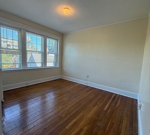 4th image of 37R Wendell St #34