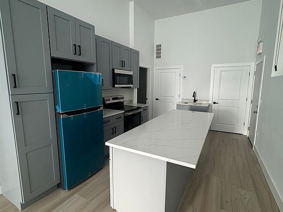 3rd image of 3219 N Elston Ave #W1w
