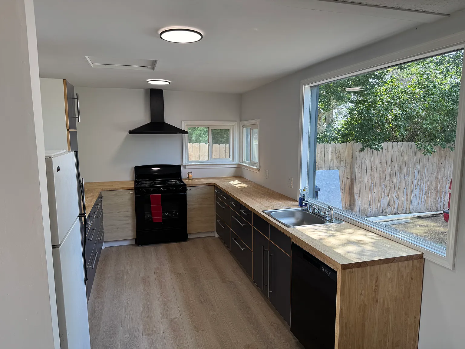 2 bed, 1190 sqft, $1,350 — Photo 3
