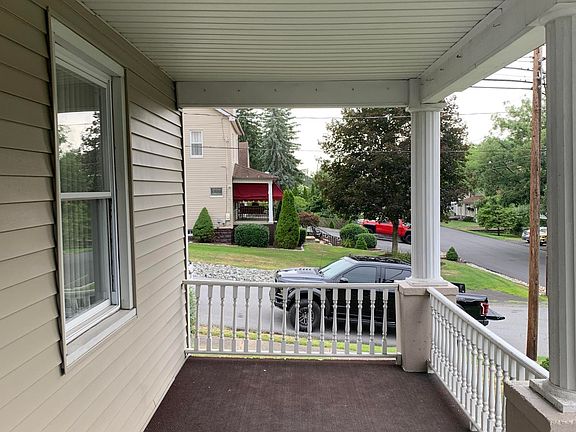 5th image of 831 Moltke Ave