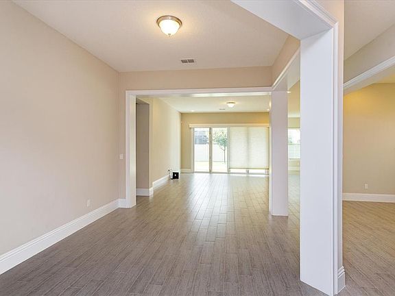 3rd image of 6354 Swanson St