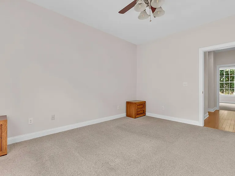210 Raven Ridge Ct — Photo 26