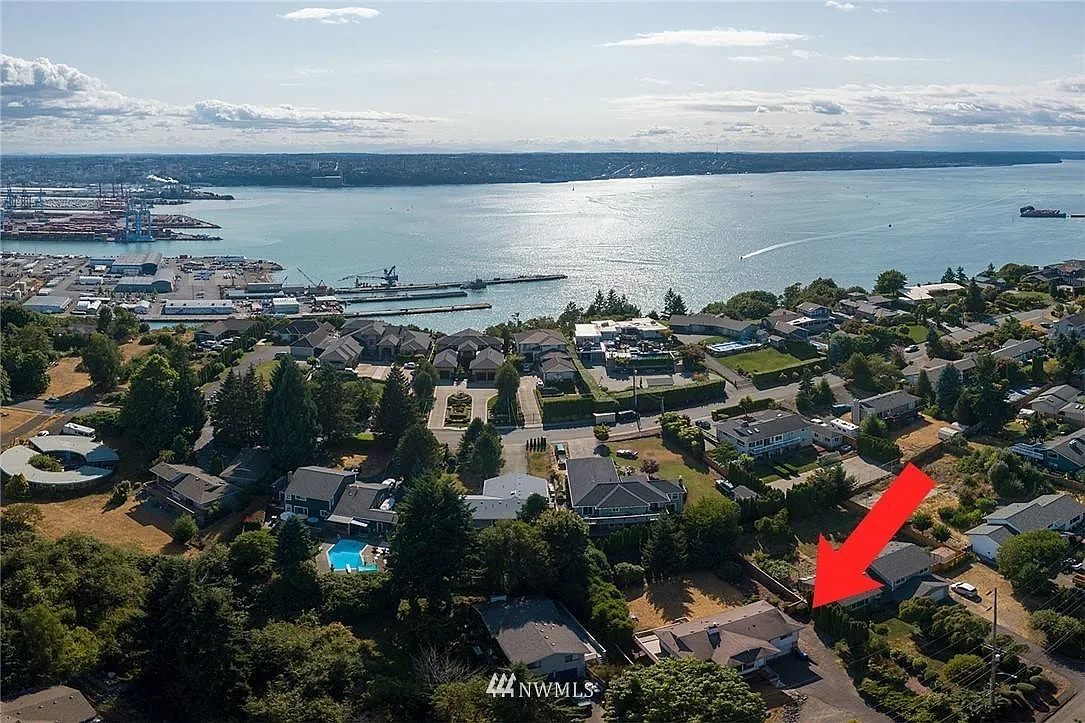 1706 Browns Point Blvd — Photo 1