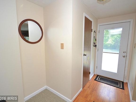 3rd image of 16172 Henderson Ln