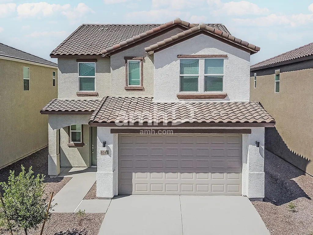 5 bed, 3.0 bath, 2371 sqft, $2,390 — Photo 1
