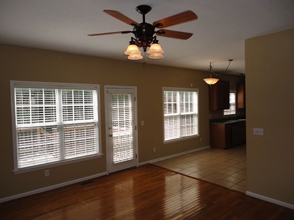 5th image of 3791 Northumberland Dr