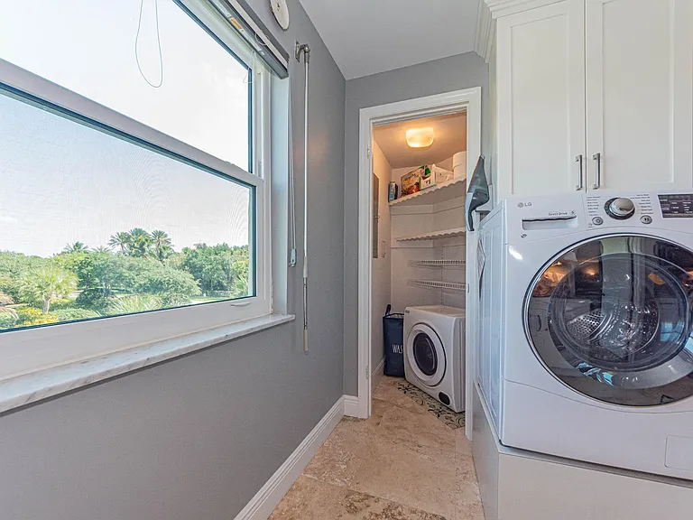 1715 Ocean Dr #3B — Photo 8