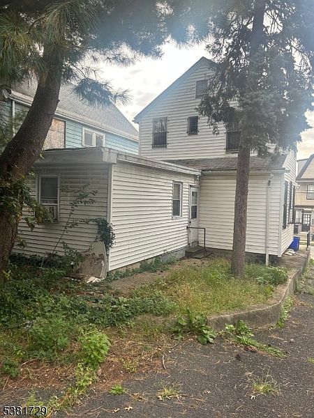 2nd image of 35 Durand Pl