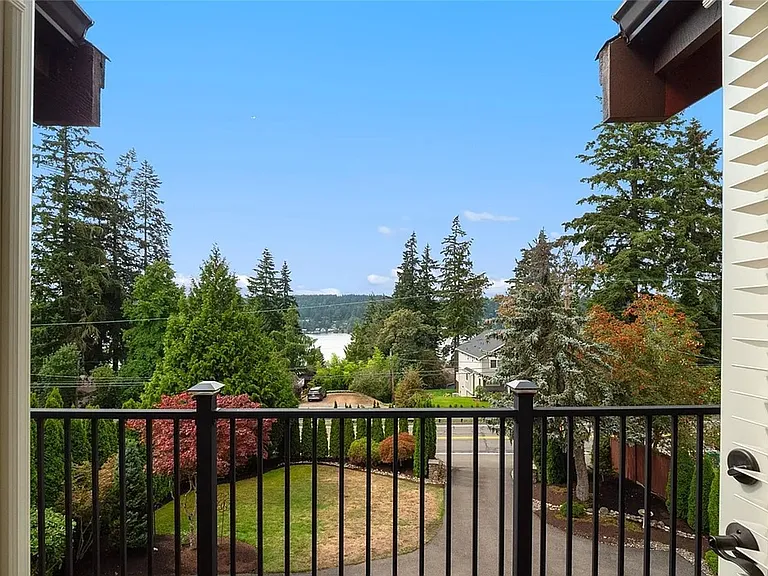 6614 Lake Washington Blvd SE — Photo 27
