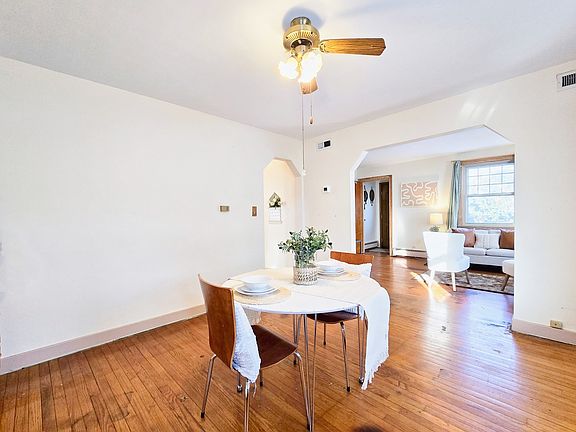 4th image of 150 Foster Ave