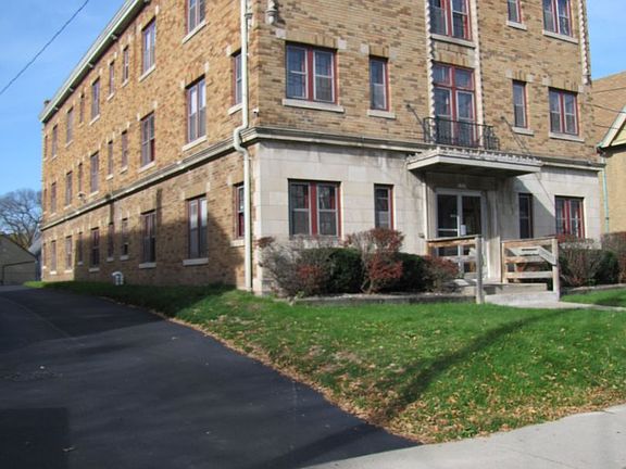 5th image of 1767 N Arlington Pl APT 29
