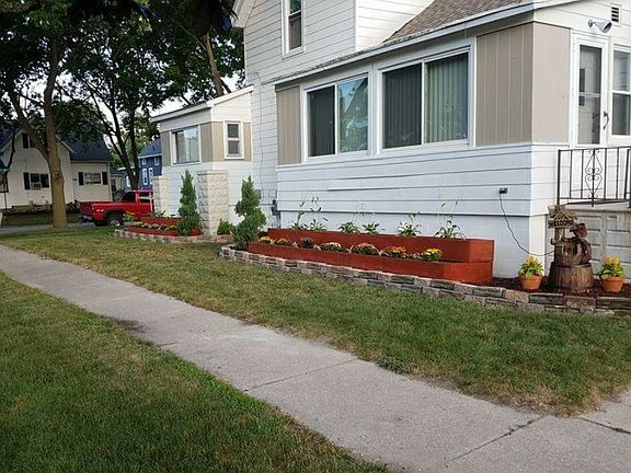 5th image of 611 N Linn St