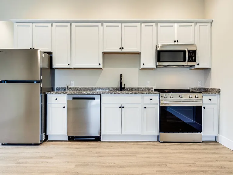 NOW LEASING - GALLERY GARDEN APTS — Photo 32