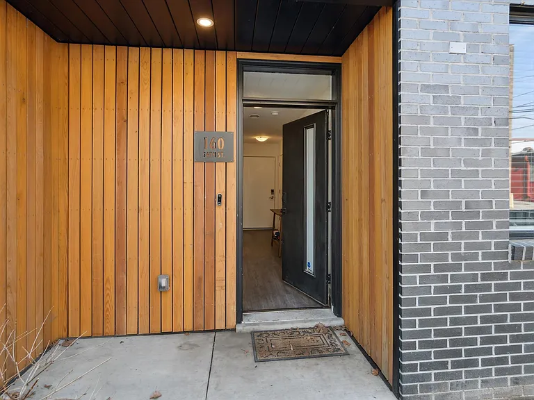 160 56th St — Photo 3