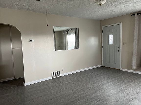4th image of 1408 10th Ave