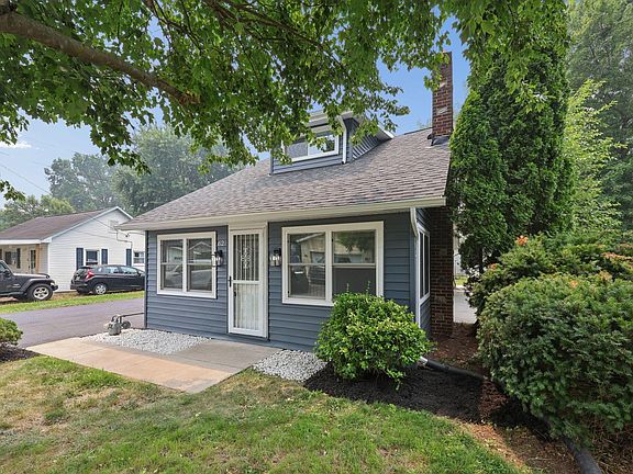 3rd image of 62 Highland Ave