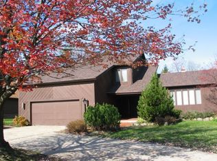 28739 Orangewood Dr, Beachwood, OH 44122