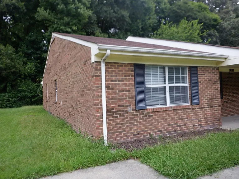 6057 Camellia Dr — Photo 10