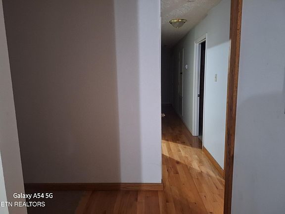 5th image of 10206 Green Springs Ln