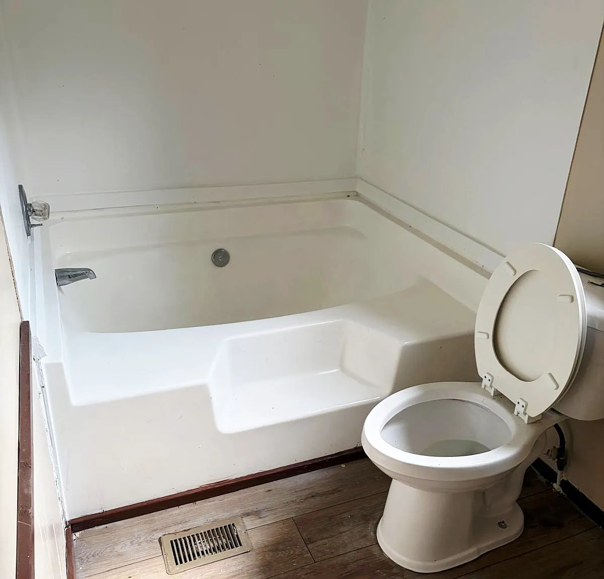 2 bed, $1,050 — Photo 4