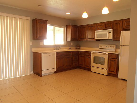 3rd image of 15872 N 18th St