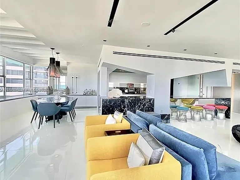 5255 Collins Ave #9E — Photo 18